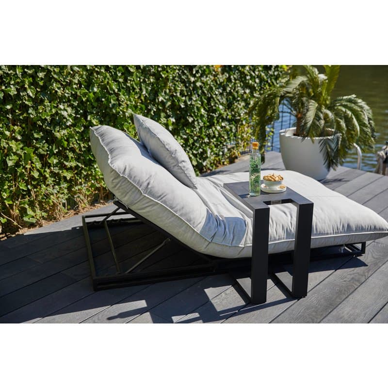 Hartman "Emma" Daybed, Gestell Aluminium schwarz, Sunbrella Marble und Beistelltisch "Tim"