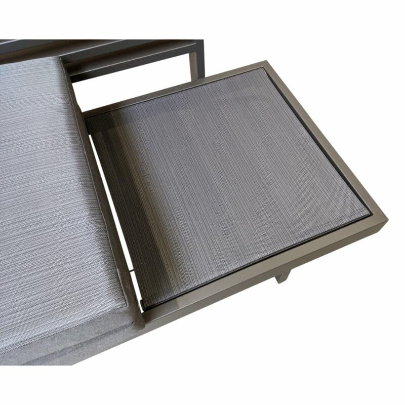 Stern "New Holly" Lounge im Best-of Set, Aluminium anthrazit, Textilen karbon, Bezug Outdoorstoff schiefergrau, Detail Kissen