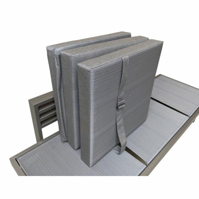 Stern "New Holly" Lounge im Best-of Set, Aluminium anthrazit, Textilen karbon, Bezug Outdoorstoff schiefergrau, Detail Kissen