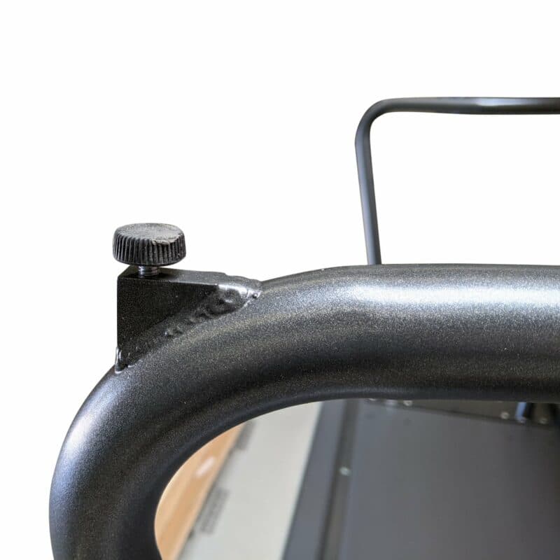 SIT Mobilia "Jura-Delemont" Gartentisch, Gestell Stahl anthrazit lackiert, Tischplatte Dekton Soke, Detail Fußschrauben