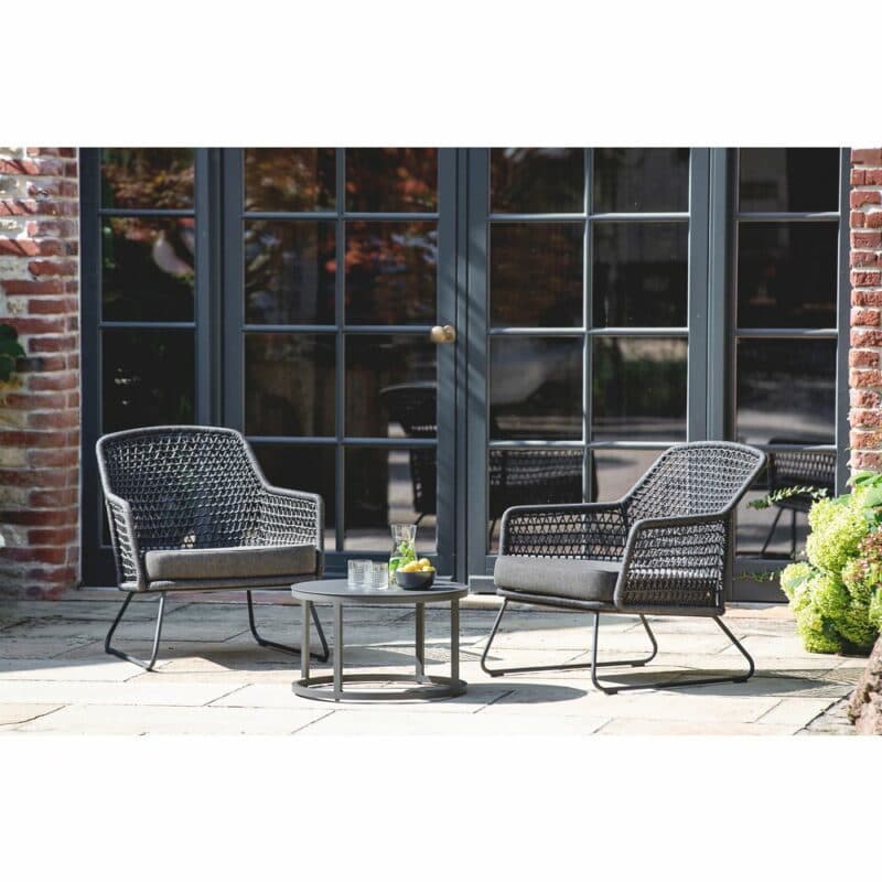 Niehoff "Kubu" Loungesessel, Gestell Aluminium anthrazit, Kordelflechtung grau, inklusive Sitzkissen Southend anthrazit mit Loungetisch "Serra"