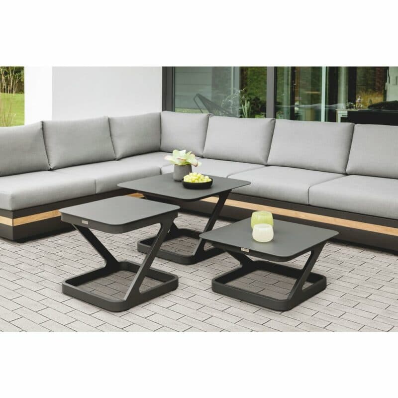 Niehoff "Volano" Loungeserie, Gestell Aluminium anthrazit mit Teakholz-Einlage, Polster Outdoor-Gewebe Canvas Heather anthrazit mit Loungetisch "Quattro"