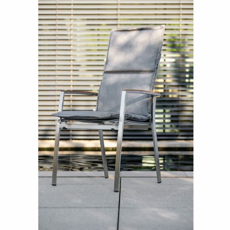 Stern "Mika" Hochlehner, Gestell Edelstahl gebürstet, Sitzfläche Textil Leinen grau, Armlehnen Teak