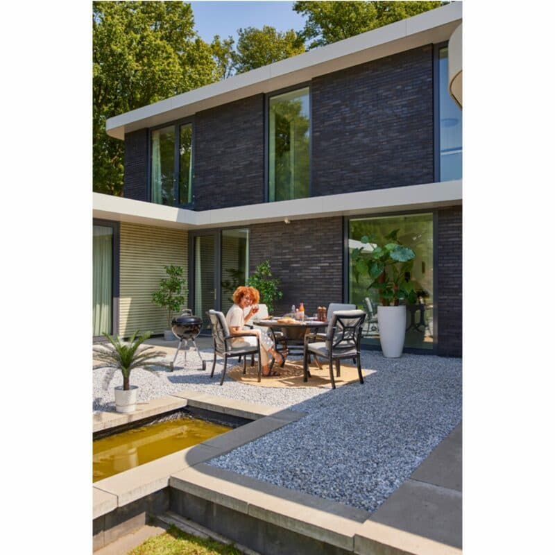 Hartman "Rosario" Gartentisch und Stapelsessel, Aluminium-Guss riven grey