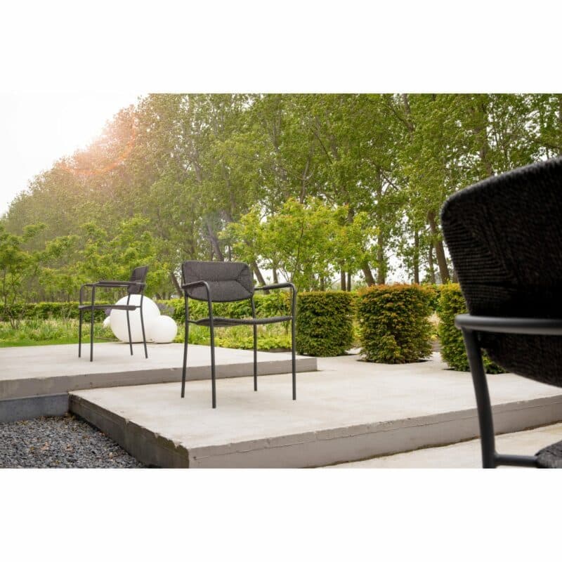 4Seasons Outdoor "Bora" Diningsessel, Gestell Aluminium anthrazit, Kunststoffgeflecht anthrazit, Armlehne Teak