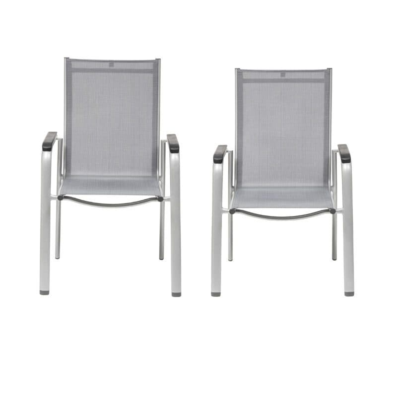 Kettler "Cirrus" Serie: links Silver-Line Stapelsessel mit Sitzhöhe 50 cm, rechts regulärer "Cirrus" Stapelsessel, Alu silber/Textil anthrazit-grau