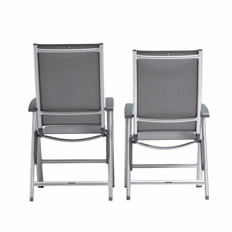 Kettler "Cirrus" Serie: links Silver-Line Multipositionssessel mit Sitzhöhe 50 cm, rechts regulärer "Cirrus" Multipositionssessel, Alu silber/Textil anthrazit-grau