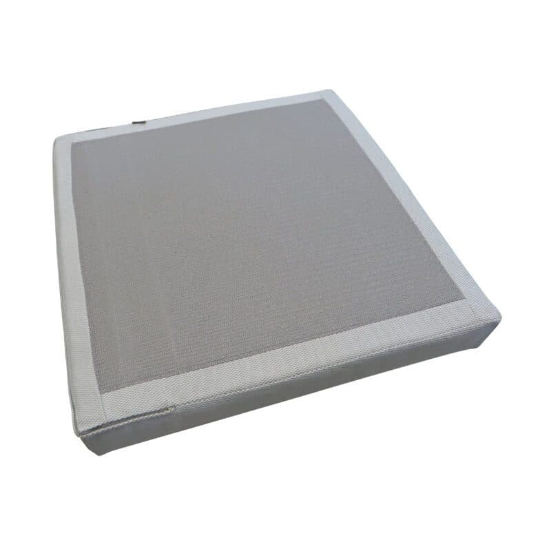 Gartenkultur Sitzkissen 90x90 cm für Basismodul "Bari", Sunbrella® Lopi Ash mit EverDry-Füllung, Detail Unterseite mit Anti-Rutsch-Ausstattung