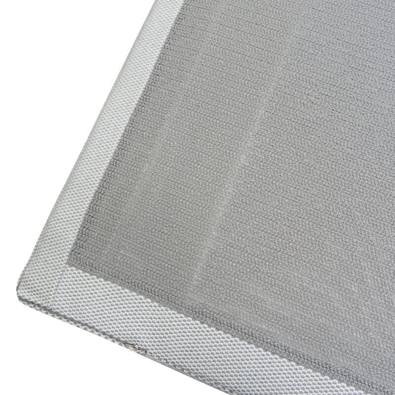 Gartenkultur Sitzkissen 90x90 cm für Basismodul "Bari", Sunbrella® Lopi Ash mit EverDry-Füllung, Detail Unterseite mit Anti-Rutsch-Ausstattung