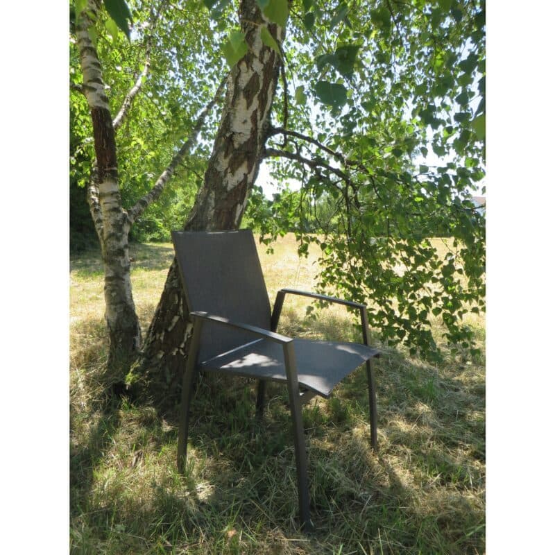 SIT Mobilia "Franco II" Stapelstuhl, Gestell Aluminium anthrazit, Sitzfläche Textilgewebe charcoal black, Armlehnen Aluminium anthrazit