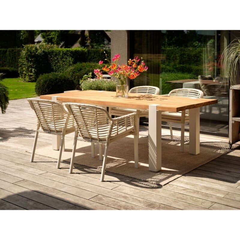 Hartman "Esmee" Gartentisch mit "Cecilia" Diningsessel, Gestell Aluminium weiß, Sitzfläche Geflecht Ivory, Tischplatte Teak