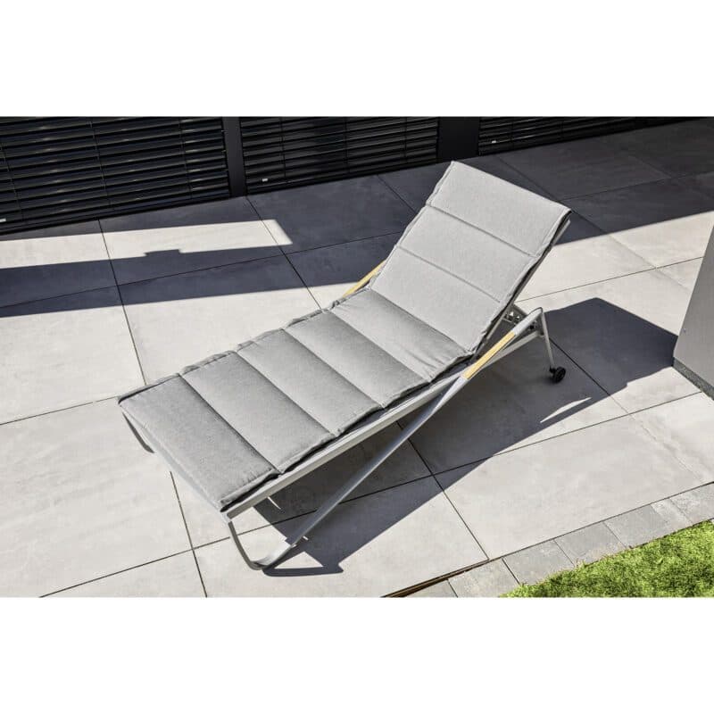 Kettler Diamond Stapelliege, Alu silber, Textilene hellgrau, Armlehnen Teak, Auflage grau meliert