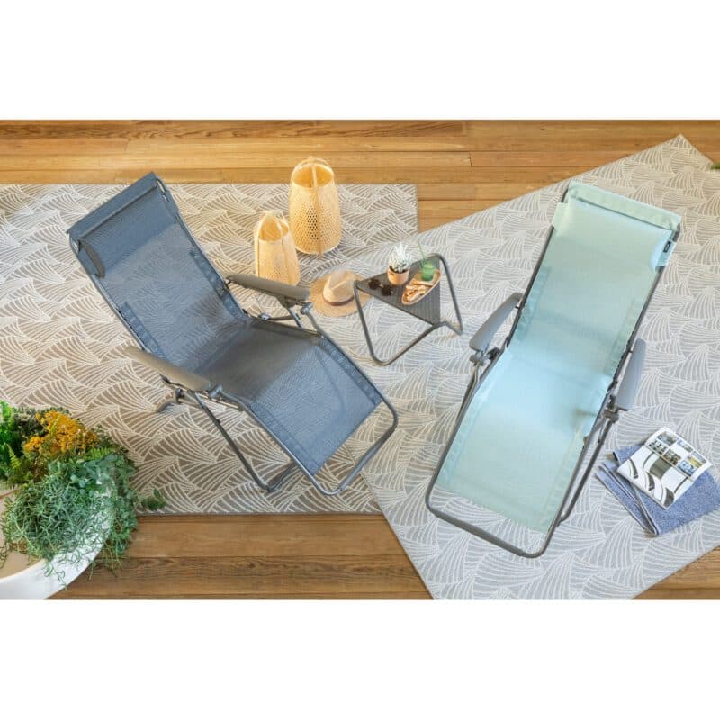 Lafuma "Futura" Relaxsessel, Gestell Stahl titane, Sitzfläche Batyline® Duo obsidian & mistral © LAFUMA MOBILIER - Pierrick Verny