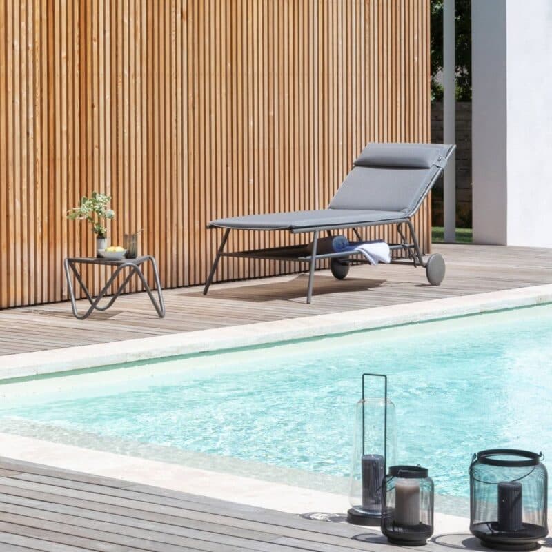 Lafuma Sonnenliege "Miami II BeComfort®" in Komforthöhe, Gestell Stahl titane, Liegefläche BeComfort® silver © LAFUMA MOBILIER - Pierrick Verny