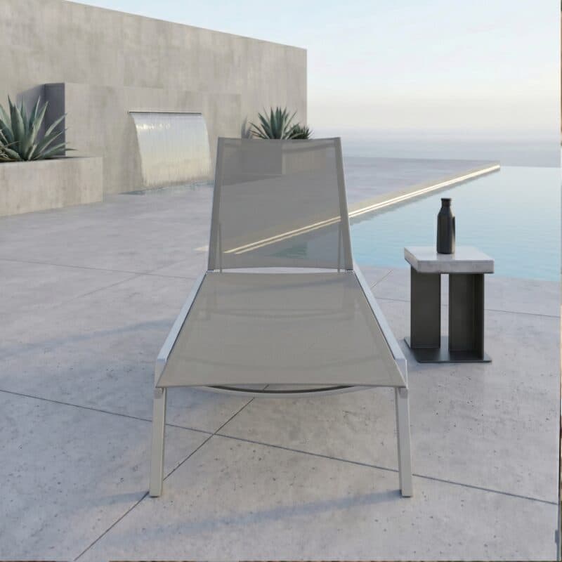 Jati&Kebon "Hydra" Sonnenliege, Gestell Edelstahl, Textilgewebe taupe (Bild KI-generiert)