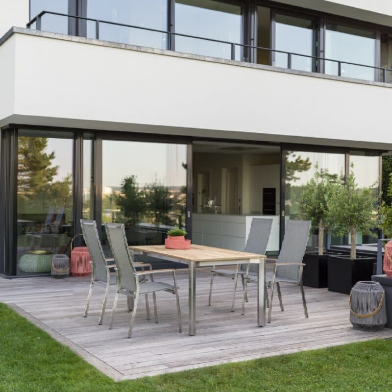 Stern Penta Gartentisch, Gestell Edelstahl, Tischplatte Teakholz, 160x90 cm, Gartenstuhl Cardiff mit hoher Rückenlehne