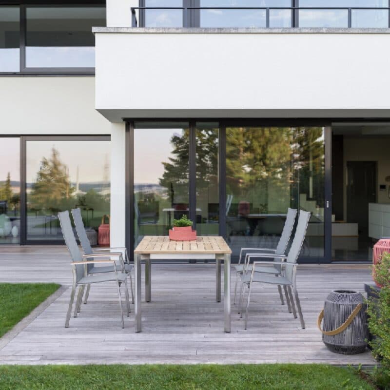 Stern Penta Gartentisch, Gestell Edelstahl, Tischplatte Teakholz, 160x90 cm, Gartenstuhl Cardiff mit hoher Rückenlehne