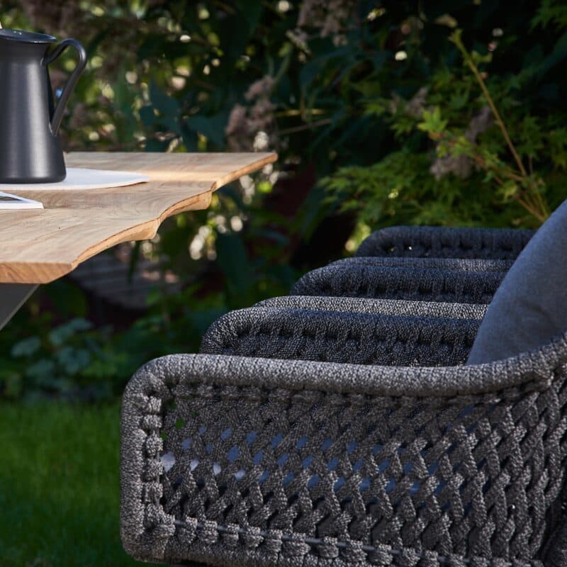 CASA DOMA "Alcamo/Ribera" Diningset, Gestelle Edelstahl anthrazit, Diningsessel L-Form, Vierkant-Beine, Sitz Rope anthrazit (Raute), Kissen Tuvatextil® Panama grafito, Tischplatte Teak mit Baumkante