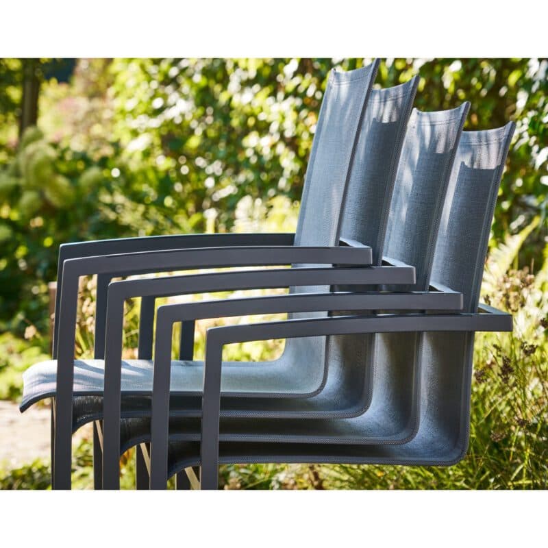 CASA DOMA "Mineo" Freischwinger, Gestell Edelstahl anthrazit, Sitzfläche Textilgewebe Sunproof® Sling schwarz/silber, Armlehnen Aluminium schwarz