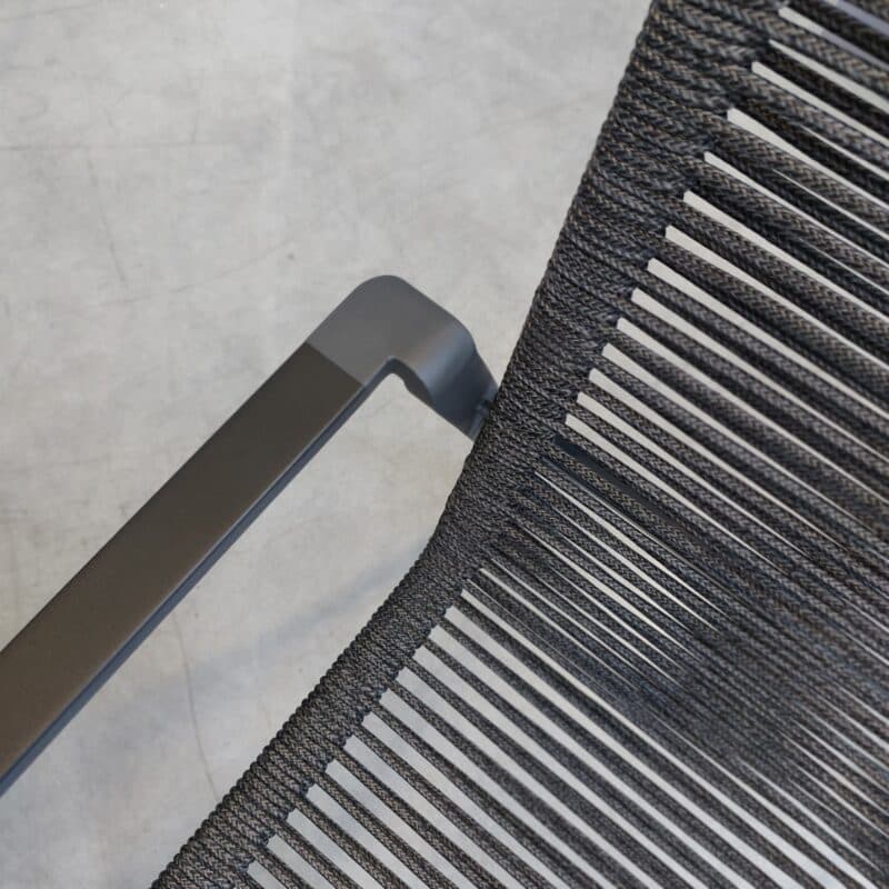 CASA DOMA "Mineo" Stapelstuhl, Edelstahl anthrazit, Bespannung Rope anthrazit, Armlehnen mit schwarzer Aluminium-Einlage