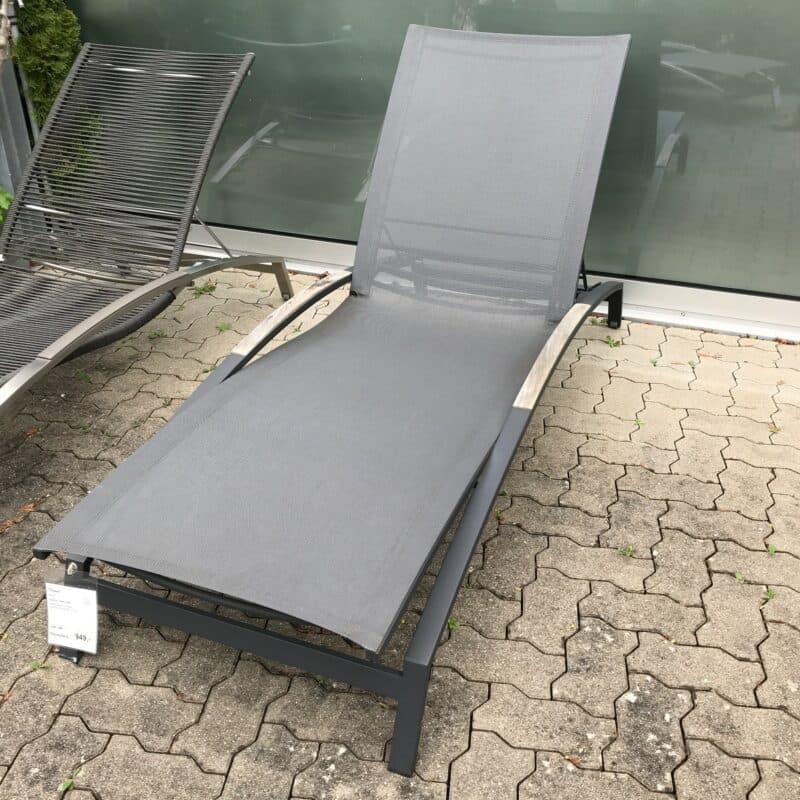 Diamond Garden "Valencia" Sonnenliege, Gestell Edelstahl dunkelgrau, Bespannung Sunproof Sling schwarz/silber, Teak-Armlehnen