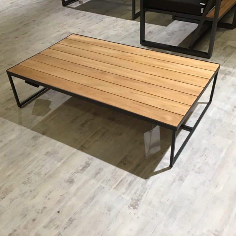 4Seasons Outdoor Kaffeetisch "Strada", Alu anthrazit, Tischplatte Teak, 120x70 cm, Höhe 30 cm - Ausstellung Weil