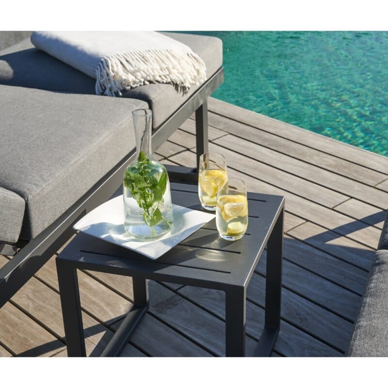 CASA DOMA "Aragona/Macari" Loungeset mit 2 Liegen und einem Beistelltisch, Gestelle Aluminium anthrazit, Polster Tuvatextil® Panama grafito