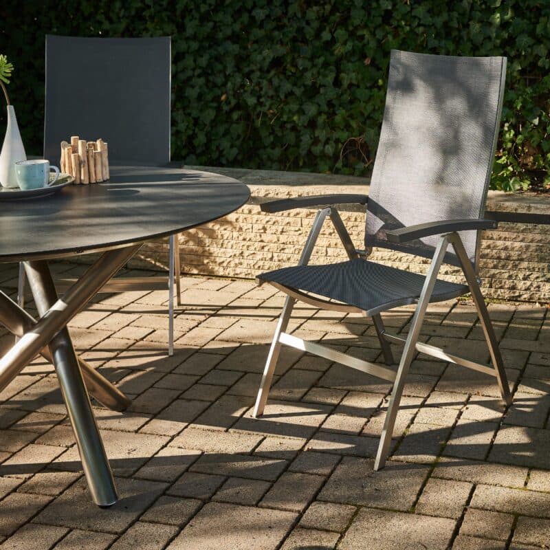 CASA DOMA "Mineo/Perano" Gartenmöbel-Set 5-tlg., Gestelle Edelstahl gebürstet, Sitzfläche Sunproof® Sling schwarz/silber, Armlehnen Aluminium, Gartentisch mit HPL-Tischplatte