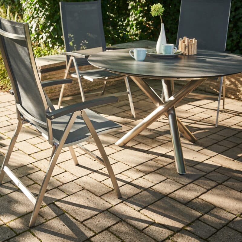 CASA DOMA "Mineo/Perano" Gartenmöbel-Set 5-tlg., Gestelle Edelstahl gebürstet, Sitzfläche Sunproof® Sling schwarz/silber, Armlehnen Aluminium, Gartentisch mit HPL-Tischplatte