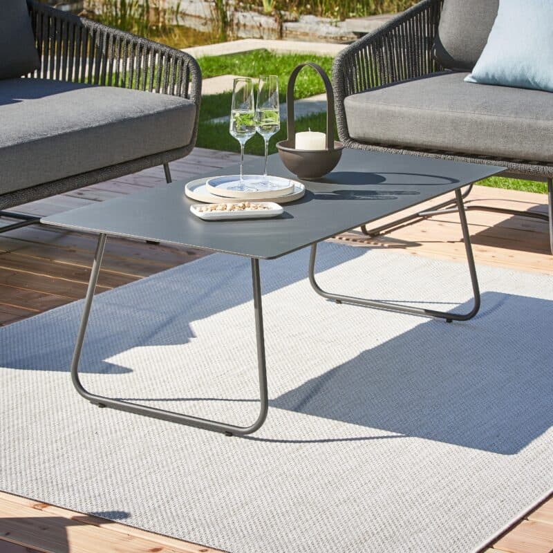 CASA DOMA "Ribera" Loungeset 4tlg., Rundform, Kufengestell Edelstahl anthrazit, Rope anthrazit (vertikal breit), Polster Tuvatextil® Panama grafito, Loungetisch "Arista", Aluminium anthrazit