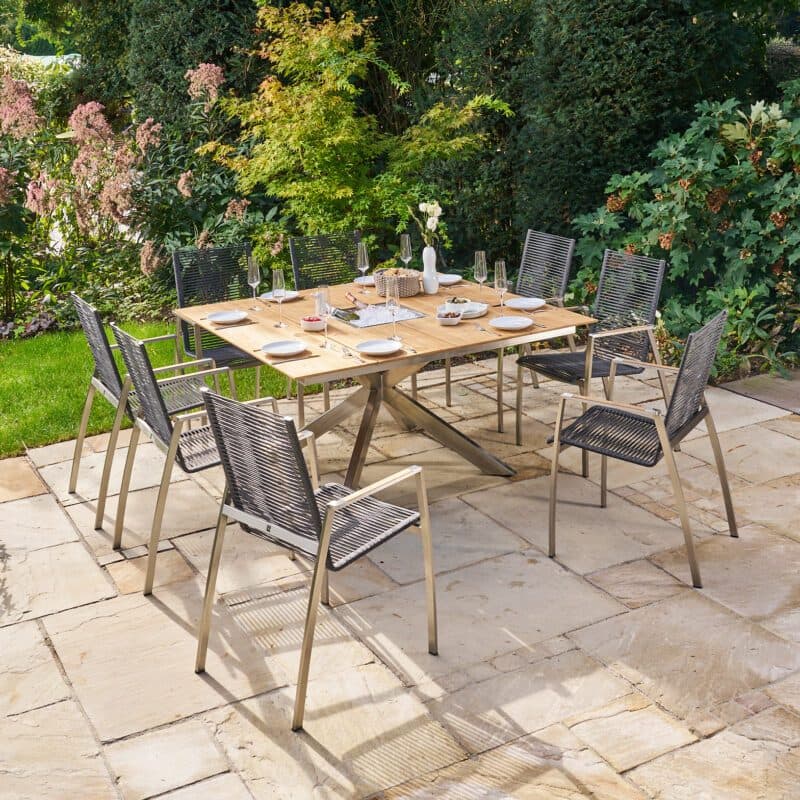 CASA DOMA "Mineo/Siderno" Gartenmöbel-Set 9-tlg., Gestelle Edelstahl gebürstet, Sitzfläche Rope anthrazit, Armlehnen Teak, Tischplatte Teak, 150x150 cm