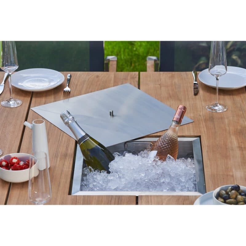 CASA DOMA "Mineo/Siderno" Gartenmöbel-Set 9-tlg., Gestelle Edelstahl gebürstet, Sitzfläche Sunproof® Sling schwarz/silber, Armlehnen Teak, Tischplatte Teak, 150x150 cm