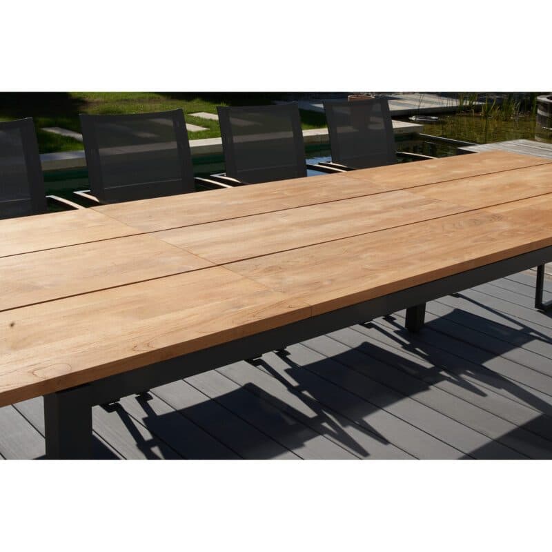 CASA DOMA "Mineo/Varano" Gartenmöbel-Set 7-tlg., Gestelle Edelstahl anthrazit, Sitzfläche Sunproof® Sling schwarz-silber, Armlehnen Teak, Ausziehtisch Tischplatte Teak, 210/310x100 cm