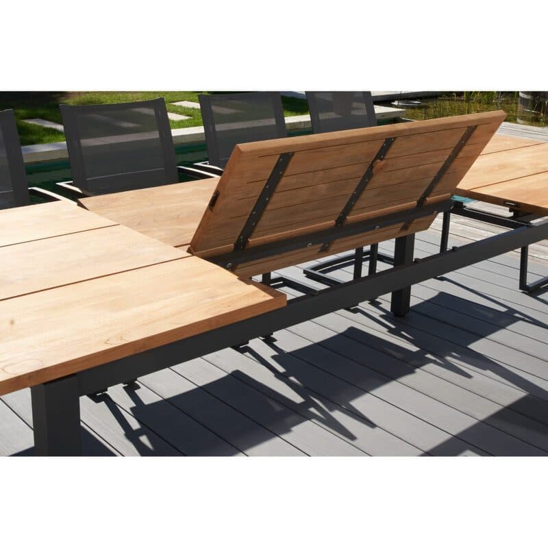 CASA DOMA "Mineo/Varano" Gartenmöbel-Set 7-tlg., Gestelle Edelstahl anthrazit, Sitzfläche Sunproof® Sling schwarz-silber, Armlehnen Teak, Ausziehtisch Tischplatte Teak, 210/310x100 cm