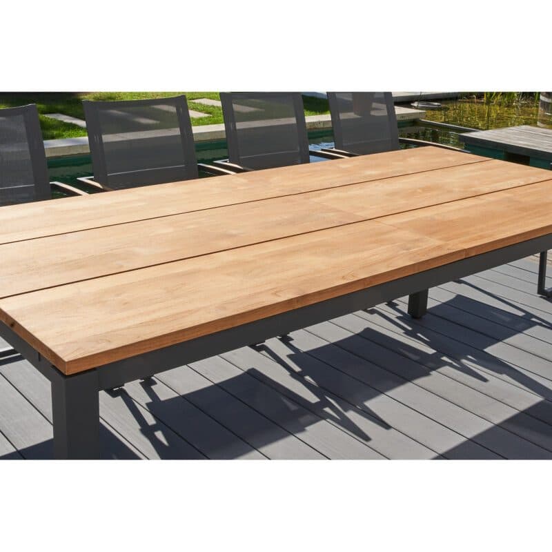 CASA DOMA "Mineo/Varano" Gartenmöbel-Set 7-tlg., Gestelle Edelstahl anthrazit, Sitzfläche Sunproof® Sling schwarz-silber, Armlehnen Teak, Ausziehtisch Tischplatte Teak, 210/310x100 cm