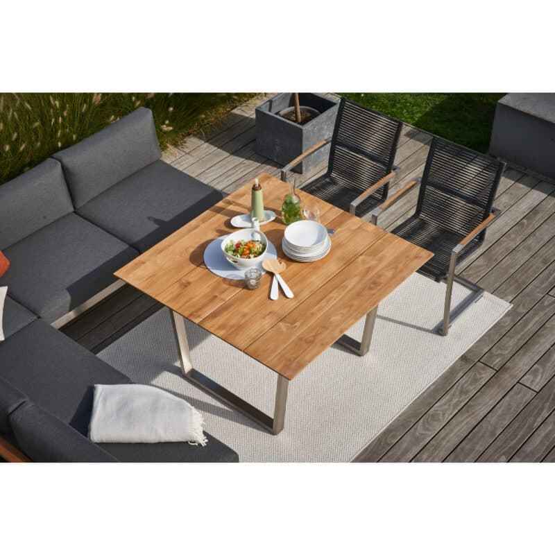 CASA DOMA "Aragona/Falerna/Mineo" Gartenmöbel-Set 5-teilig, Edelstahl gebürstet, Polster Tuvatextil® Panama grafito, Sitzfläche Rope anthrazit, Tischplatte Teak 120x120 cm