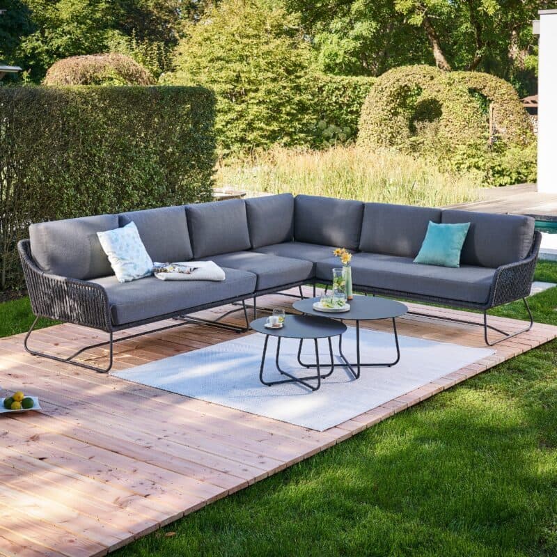 CASA DOMA "Ribera" Eckloungeset 6tlg., L-Form, Kufengestell Edelstahl anthrazit, Rope anthrazit (vertikal breit), Polster Tuvatextil® Panama grafito, Loungetisch "Arista", Aluminium anthrazit - links
