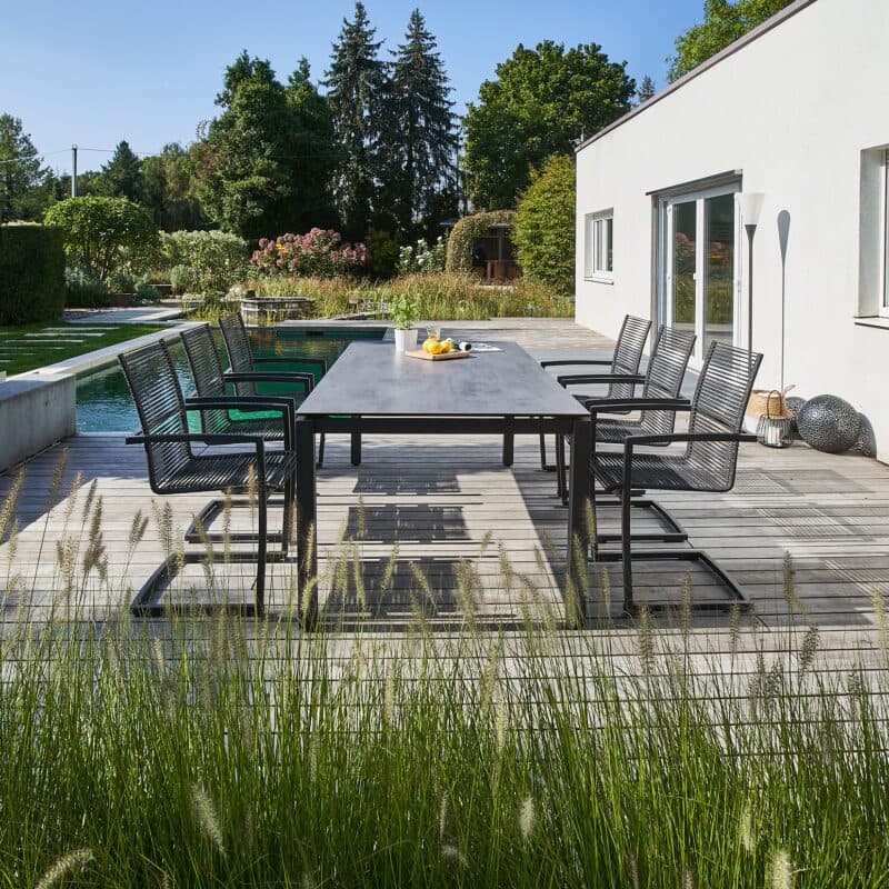 CASA DOMA "Mineo/Carini" Gartenmöbel-Set 7-tlg., Gestelle Edelstahl anthrazit, Sitzfläche Rope anthrazit, Armlehnen Aluminium, Gartentisch mit HPL-Tischplatte Chromix anthrazit