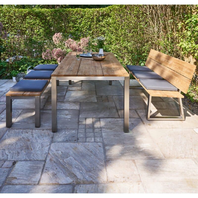 CASA DOMA "Varano" Gartenmöbel-Set mit Tisch 210 x 100 cm, 2 Bänken & 6 Kissen, Gestelle Edelstahl gebürstet,,Tischplatte/Sitzflächen Teak, Kissen Arashi grau