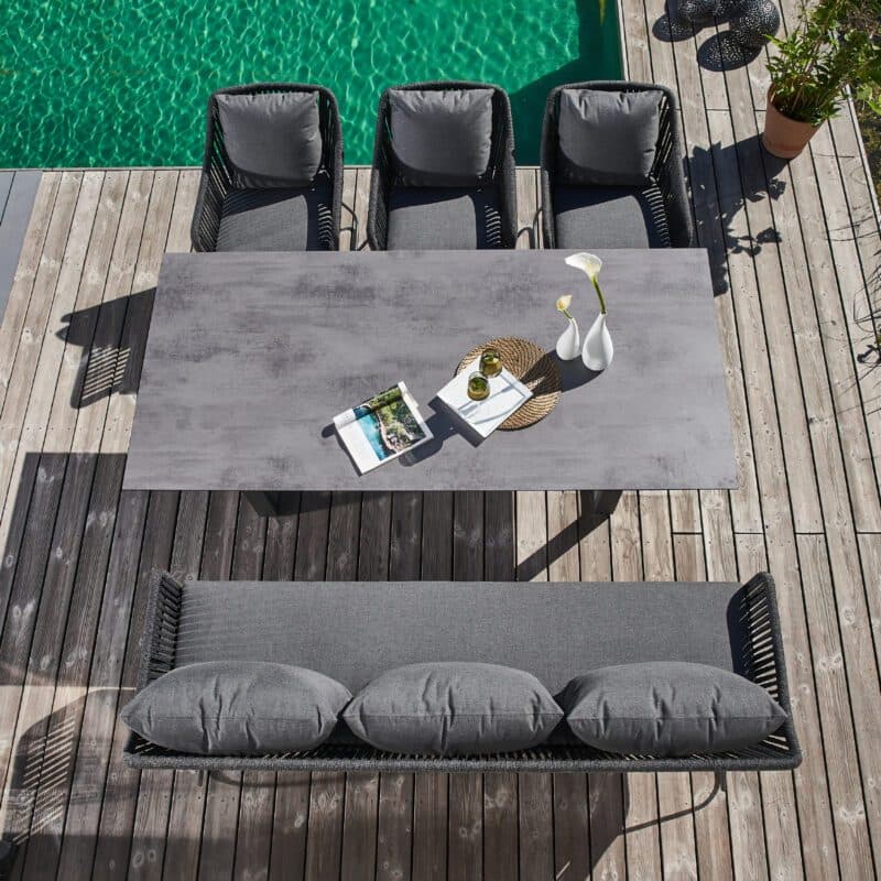 CASA DOMA "Ribera/Falerna" Diningset 5-tlg., Gestelle Edelstahl anthrazit, Diningsessel und Bank L-Form, Kufengestell, Sitz Rope anthrazit (vertikal breit), Kissen Tuvatextil® Panama grafito, Tischplatte HPL, 210x100 cm