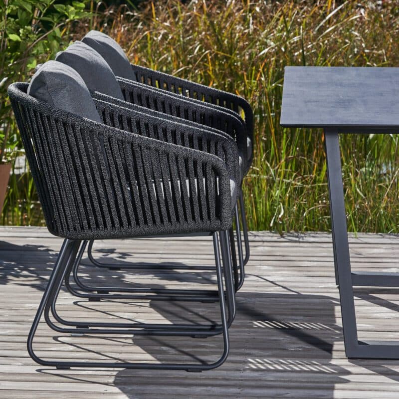 CASA DOMA "Ribera/Falerna" Diningset 5-tlg., Gestelle Edelstahl anthrazit, Diningsessel und Bank Rundform, Kufengestell, Sitz Rope anthrazit (vertikal breit), Kissen Tuvatextil® Panama grafito, Tischplatte HPL, 210x100 cm