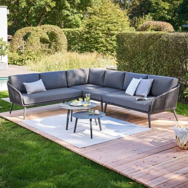 CASA DOMA "Ribera" Eckloungeset 6tlg., Rundform, Vierkant-Beine Edelstahl anthrazit, Rope anthrazit (vertikal breit), Polster Tuvatextil® Panama grafito, Loungetische "Arista", Aluminium anthrazit - rechts