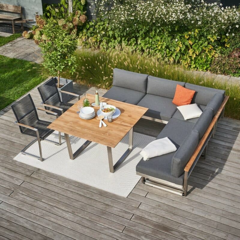 CASA DOMA "Aragona/Falerna/Mineo" Gartenmöbel-Set 5-teilig, Edelstahl gebürstet, Polster Tuvatextil® Panama grafito, Sitzfläche Rope anthrazit, Tischplatte Teak 120x120 cm - Variante rechts