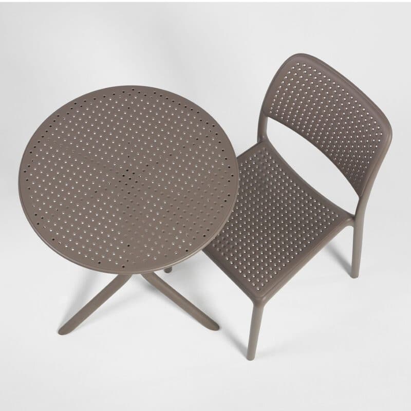 NARDI "Bora Bistrot" Stapelstuhl, Gestell und Sitzfläche Kunststoff taupe mit "Clip" Bistrotisch