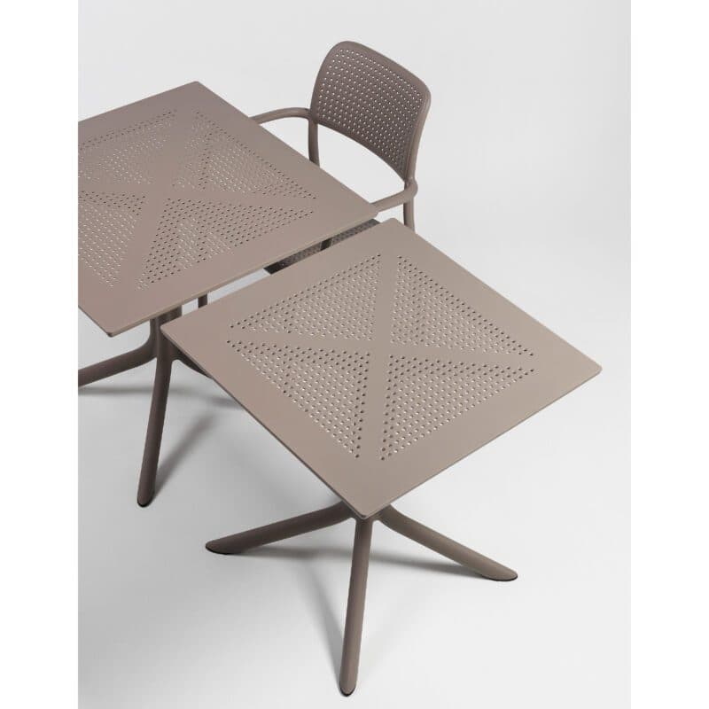 NARDI "Clip" Bistrotisch, Gestell und Tischplatte Kunststoff taupe, 80x80 cm mit "Bora" Stapelstuhl
