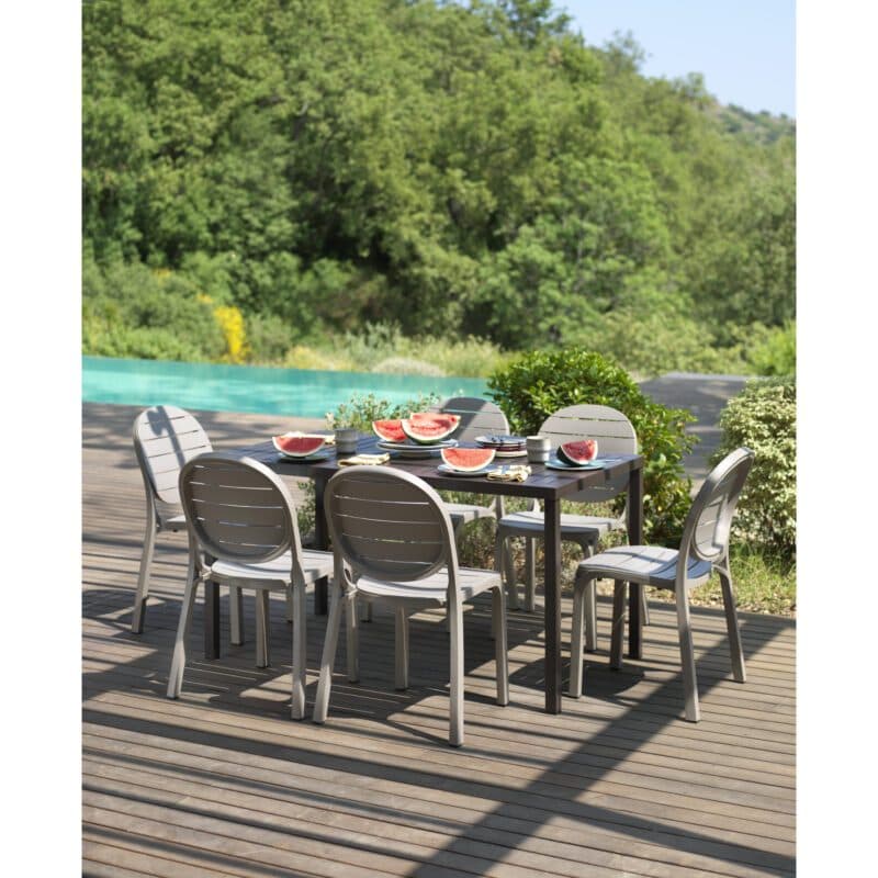 NARDI "Cube" Gartentisch 140x80 cm, Gestell Aluminium tabacco, Tischplatte Kunststoff tabacco, mit "Palma" Stapelstuhl