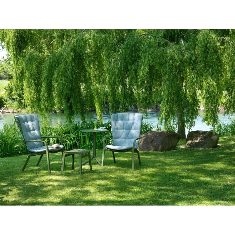 NARDI "Folio" Loungesessel, Kunststoff agave mit "Poggio" Hocker und "Spritz" Bistrotisch