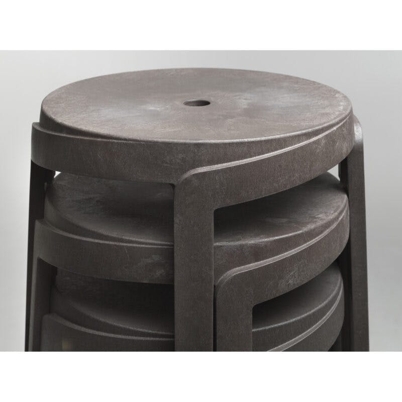 NARDI "Stack" Hocker, Gestell und Sitzfläche regenerierter Kunststoff terra, Detail