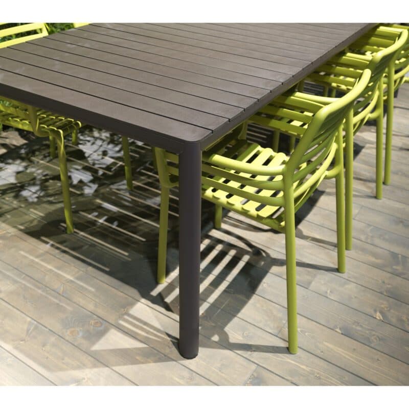 NARDI "Tevere" Ausziehtisch 211/275x100 cm, Gestell Aluminium terra, Tischplatte regenerierter Kunststoff terra, mit Stapelstuhl "Doga", Kunststoff pera