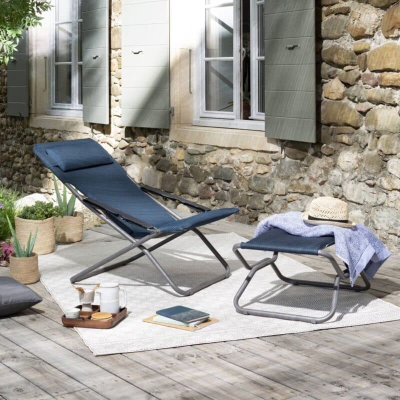 Lafuma "Next BeComfort®" und "Transabed BeComfort®" Liegestuhl, Stahl titane, Textilene bleu encre © LAFUMA MOBILIER - Pierrick Verny
